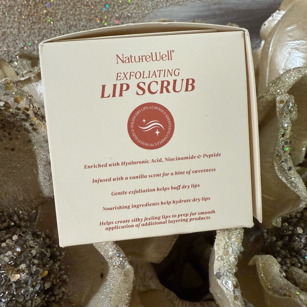 Exfoliating Lip Scrub - Picture 4 of 7